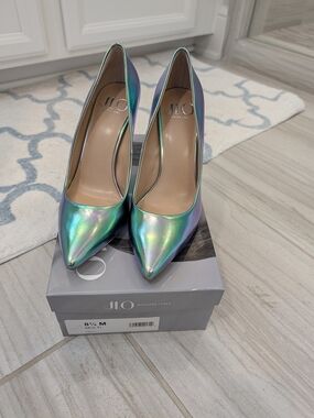 Jennifer Lopez Fraya Iridescent Pointed-Toe Pumps in Green and Purple Shift. 8.5